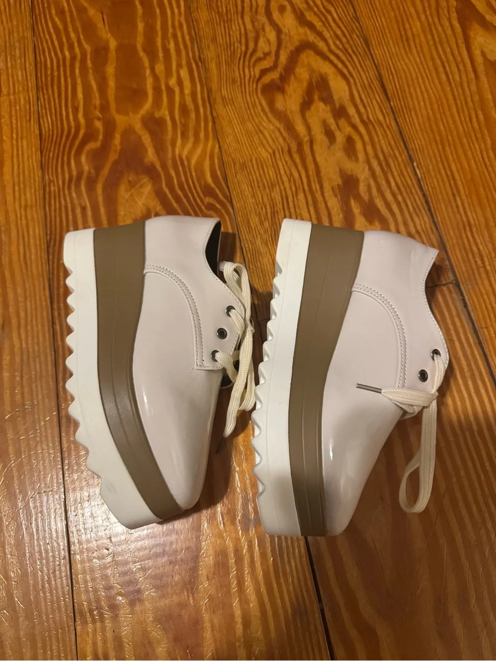 Women’s Cream Platform Lace-Up Oxfords